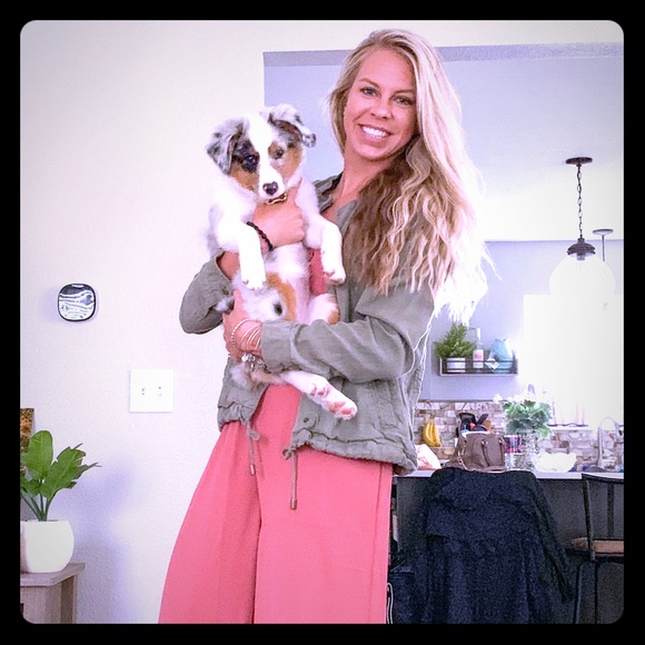 Meet your Posher, Laura - Picture 1 of 1